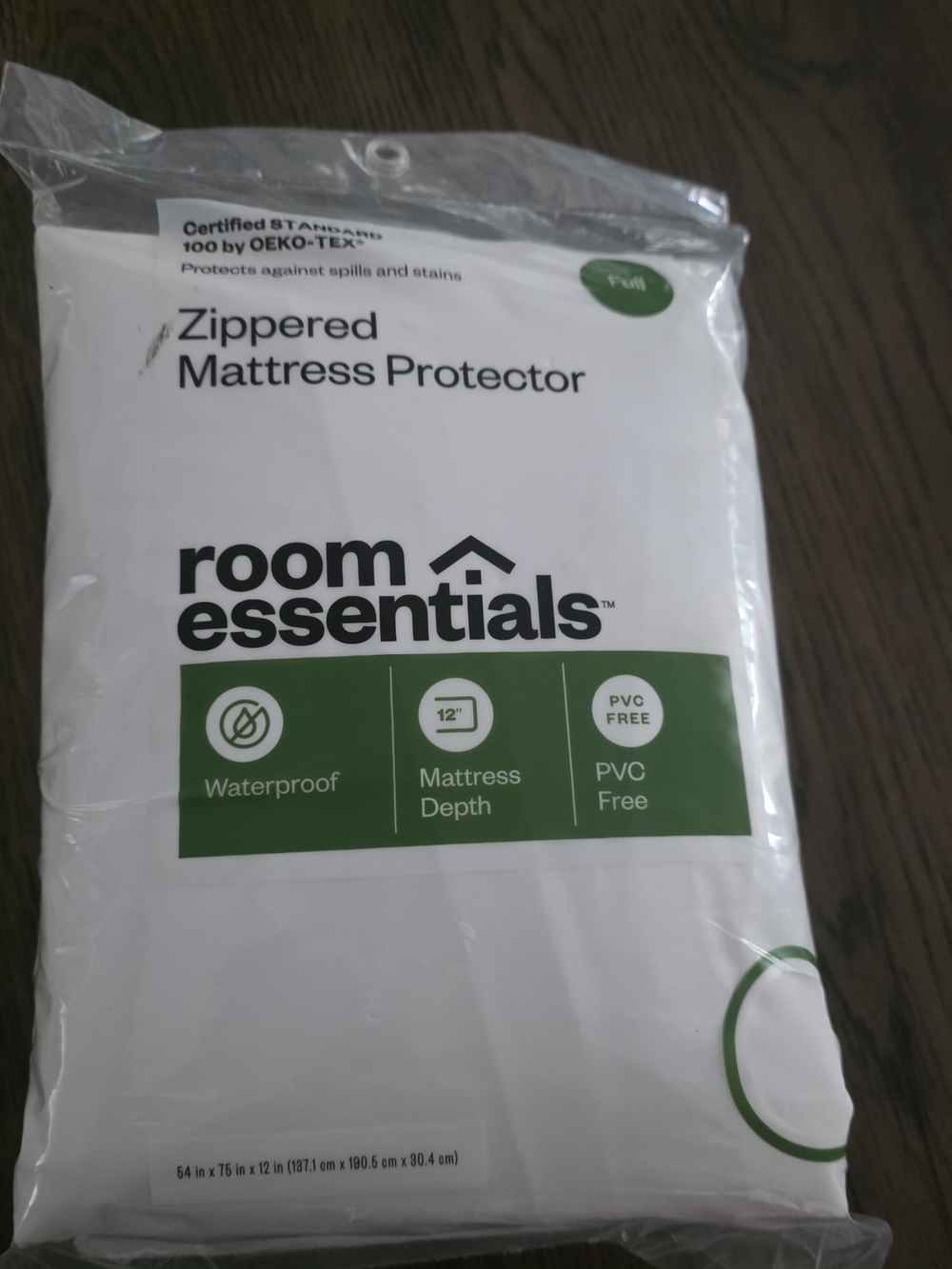 Room Essentials White Zippered Mattress Protector with Green Accent